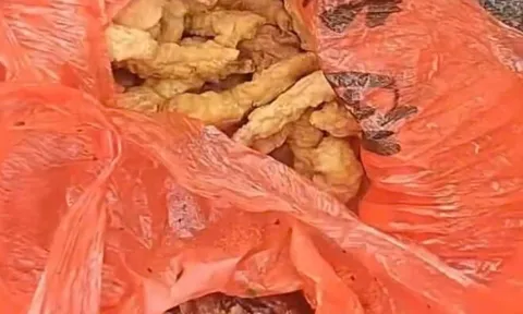 Xót xa hết lễ, những túi thực phẩm ông bà ở quê gửi, con cháu lên thành phố đến nửa đường thì vứt đi