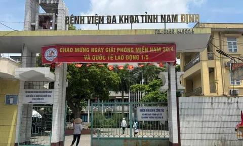 Vụ "nộp đủ tiền mới cấp cứu" ở Nam Định: 3 bác sĩ, 2 điều dưỡng bị đình chỉ là những ai?