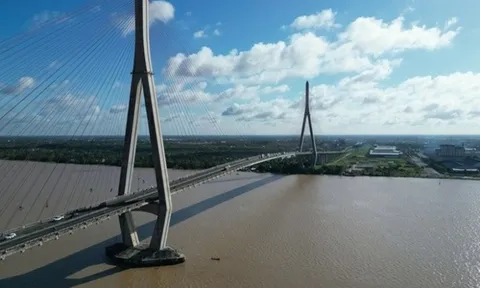 Vụ gã đàn ông hiếp dâm con riêng, chém vợ ở Vĩnh Long: Nghi phạm nhảy sông, tử vong