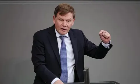 Đức bất ngờ tuyên bố sẽ bảo vệ và hỗ trợ Ukraine bằng mọi cách