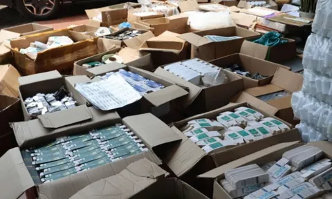 Triệt phá đường dây mỹ phẩm giả, bán cả trăm nghìn đơn trên Shopee, Tiktok, nguyên liệu sản xuất đều là hóa chất