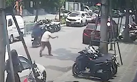 Clip: Người đàn ông cầm điếu cày truy bắt trộm xe SH như phim