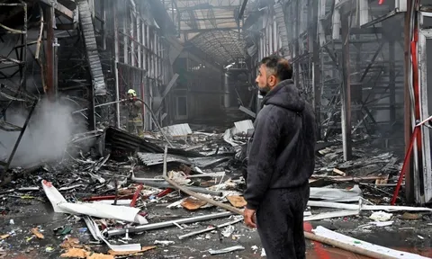 Nga cảnh báo "nóng" Ukraine , Tổng thống Zelensky tuyên bố bất ngờ