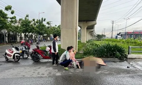 Camera tiết lộ khoảnh khắc rợn người khi xe đầu kéo ôm cua, cán tử vong người đàn ông đi xe máy