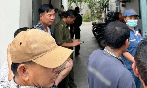 Đi làm về, mẹ bàng hoàng nhìn qua khe cửa thấy con trai nằm bất động: Hé lộ tình tiết đau lòng