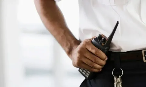 Nam bảo vệ tử vong khi "làm trò khó coi" với bạn gái ở công ty, tòa án phán quyết không ngờ