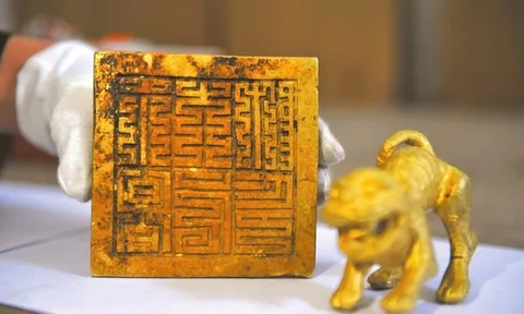 Người đàn ông ngỡ ngàng vì bị bắt sau khi vớt "khối vàng" dưới sông đem đi bán được 46,7 tỷ đồng