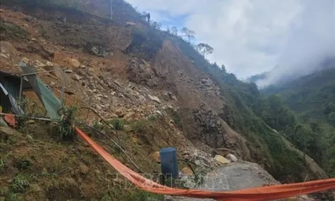 Những hình ảnh vô cùng xót xa tại hiện trường vụ sạt lở khi thi công thủy điện ở Lai Châu, 9 người thương vong