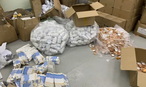 Mở đợt tấn công cao điểm đấu tranh ngăn chặn thuốc, mỹ phẩm, thực phẩm giả trên cả nước