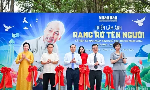 Khai mạc triển lãm và ra mắt ấn phẩm đặc biệt kỷ niệm 135 năm Ngày sinh Chủ tịch Hồ Chí Minh