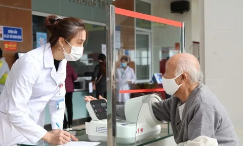 Từ 1/7/2025, 5 trường hợp được hưởng 100% bảo hiểm y tế, ai cũng cần biết kẻo mất quyền lợi