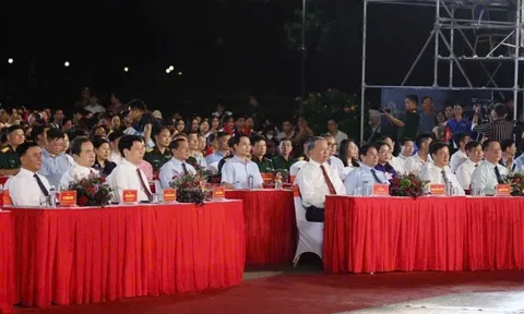 Lãnh đạo Đảng, Nhà nước dự chương trình nghệ thuật đặc biệt 'Người là Hồ Chí Minh'