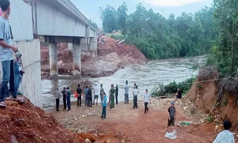 Quảng Ninh: Đang tắm suối thì nước lũ tràn xuống, nhóm 7 học sinh không kịp trở tay khiến hậu quả vô cùng đau xót