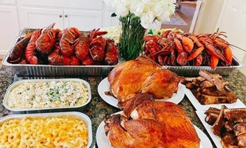 Lần đầu đưa con về quê chồng nghỉ hè, con dâu thấy mẹ chồng đãi cháu cao lương mỹ vị liền tức giận bỏ đi