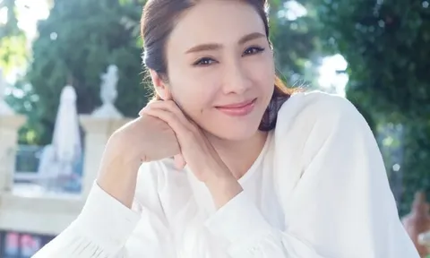 “Đệ nhất mỹ nhân” gả cho tỷ phú tật nguyền hơn 15 tuổi, sinh 3 con gái được chồng tặng siêu du thuyền 1.600 tỷ