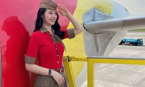 Nữ tiếp viên hàng không gây thương nhớ vì quá đẹp, hé lộ chế độ thai sản "khủng" của TVHK khi làm mẹ: Ở nhà chăm con 1 tuổi mới đi làm lại
