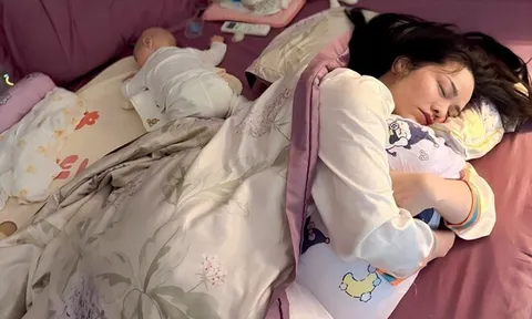 Nhật Kim Anh và con gái cưng "giận dỗi" không nhìn mặt nhau, chọn nằm "mỗi người 1 góc giường", cần người hòa giải