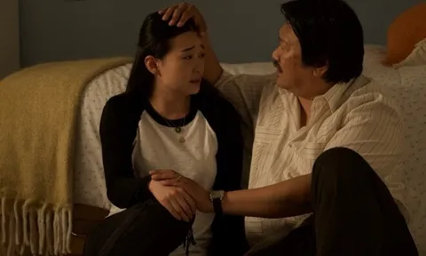 Bị bố dượng đuổi ra khỏi nhà khi vừa tròn 18 tuổi, 5 năm sau tôi quỳ xuống cảm ơn ông