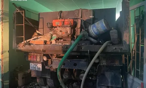 Hiện trường xót xa vụ xe tải lao vào quán cà phê, 4 người thương vong