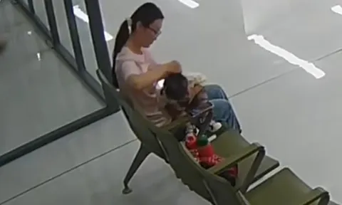 Chồng đưa con người phụ nữ khác đi viện bất ngờ gặp vợ đang chăm con ốm, phản ứng sau đó ai cũng khen