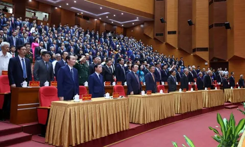 Phó Thủ tướng Lê Thành Long: Thanh Hoá cần giữ gìn hình ảnh, tác phong của người cán bộ "từ phục vụ hành chính sang phục vụ nhân dân"