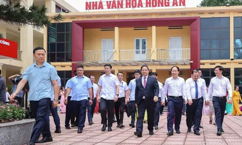 Thủ tướng: Tuyệt đối không để người dân "sợ hay ngại" khi đến cơ quan công quyền