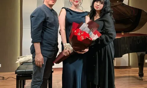 NSND Thanh Lam tự hào khoe con riêng của chồng, ái nữ bác sĩ Tiến Hùng xinh lung linh "đọ dáng" bên mẹ diva