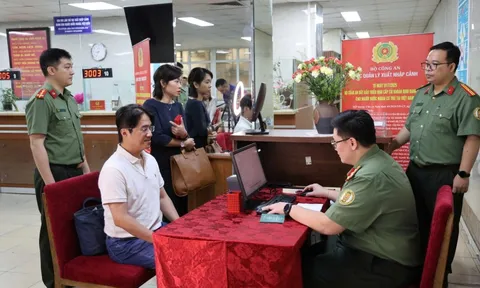 Định danh điện tử mức độ 2 cho người nước ngoài: Thuận lợi, an toàn, nhanh chóng