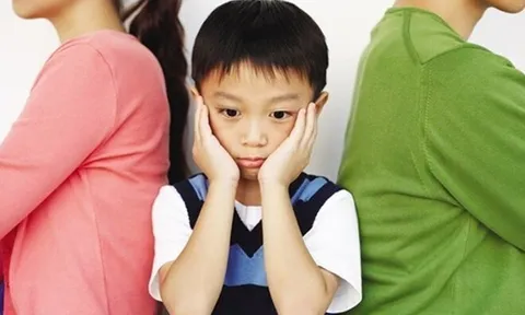 Đang mừng vì chồng cũ xin "nối lại tình xưa", sau một đêm ở lại với anh, tôi trắng mặt chạy vội