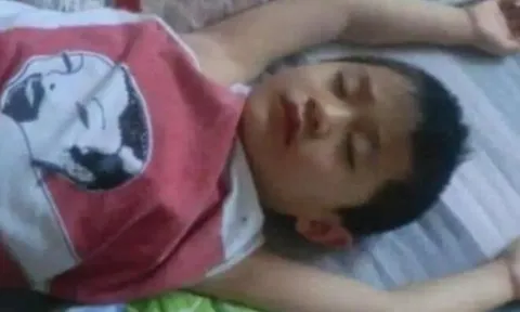 Cứ 9h tối là con đòi đi ngủ, bố mẹ xem camera giám sát lập tức đưa cho giúp việc 72 triệu