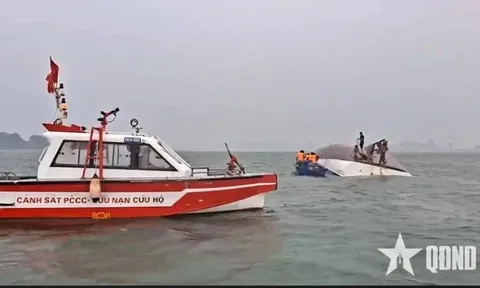 Vụ lật tàu tại Quảng Ninh: Thủ tướng yêu cầu khẩn trương tìm kiếm cứu nạn, khắc phục hậu quả