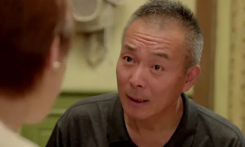 Lần đầu về quê chồng nghỉ hè, giữa trưa thấy cảnh tượng trong nhà tắm, tôi vội vã ôm con bỏ về luôn