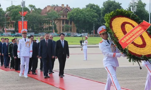 Lãnh đạo Đảng, Nhà nước vào Lăng viếng Chủ tịch Hồ Chí Minh, tưởng niệm các anh hùng liệt sĩ