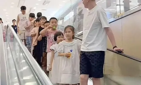 Hè nào cũng đón 10 cháu về nhà chăm sóc, người đàn ông giàu có bị bạn gái từ hôn, lý do rất thấm thía