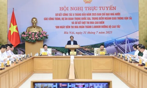 Thủ tướng: 3 mục tiêu lớn cuối năm 2025 để hoàn thành xuất sắc đột phá chiến lược về hạ tầng giao thông