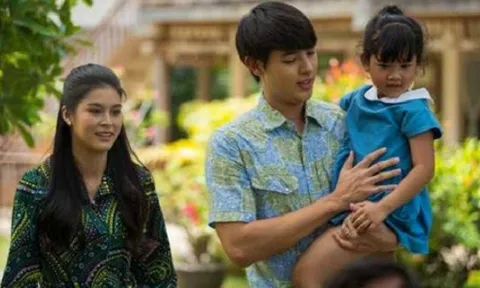 Đi làm xa nhớ con gọi về nhà, vô tình thấy hành động của bố chồng với cháu, tôi bắt xe về ngay