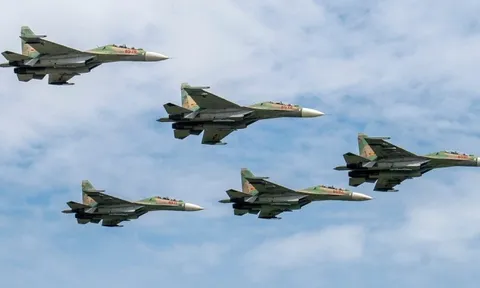 Nhiều loại máy bay, tàu ngầm, tàu hộ vệ tên lửa tham gia diễu binh A80