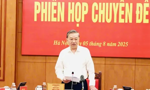 Xác định xây dựng, hoàn thiện thể chế, pháp luật là nhiệm vụ trọng tâm, xuyên suốt