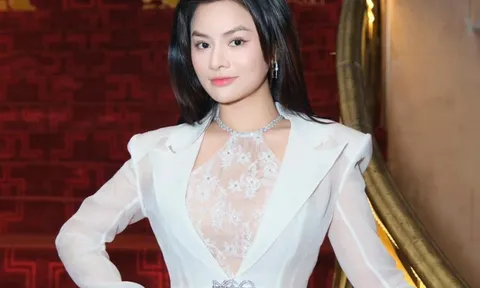 Con gái riêng của chồng cũ siêu mẫu Vũ Thu Phương tuổi 18 cao ngang ngửa mẹ, xinh đẹp như hoa hậu