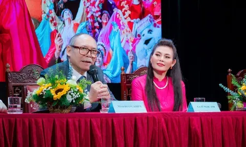 Hóa ra bố ruột ca sĩ Ngọc Anh 3A là NSND - Nguyên Giám đốc lừng danh, cậu út cũng giỏi không kém chị gái
