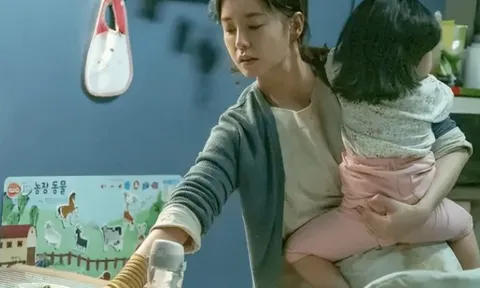 Có cô giúp việc con gái tối nào cũng ngủ sớm, tôi nghi ngờ lén đặt camera, biết lý do tôi tăng lương 20 triệu/tháng