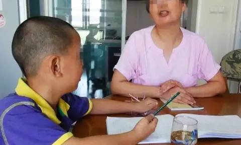 Dạy “khối sắp tựu trường” làm bài tập, mẹ trẻ nhập viện vì xuất huyết não