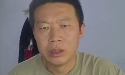 Chung sống 22 năm, người đàn ông phát hiện cả 2 con không phải con đẻ, danh tính cha ruột khiến ông sụp đổ