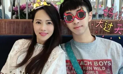 Con bị trêu chọc là kỳ quái vì tóc dài, mặc váy, trang điểm, mẹ U60 nói 1 câu cực hay