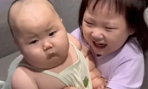 Bé 7 tháng nặng gần 14kg hot nhất MXH khiến mẹ bỉm ồ ạt xin vía, mẹ bé tiết lộ điều "không tưởng"