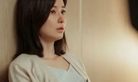 Chồng bỏ con trai đang sốt để đi cùng người yêu cũ, hành động của tôi khiến anh ấy phải cầu xin tha thứ