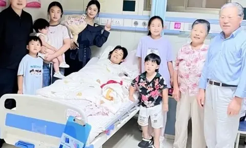 Con dâu vừa rời bàn đẻ đã tuyên bố năm sau sinh con thứ 8, tình trạng hiện tại của bố mẹ chồng gây tranh cãi