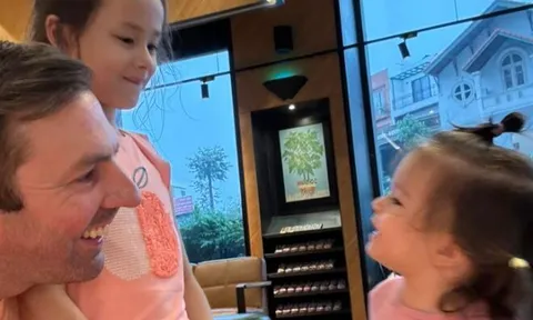 Chồng Tây của Lan Phương đưa 2 con gái đi chơi lễ hậu ly hôn, tự hào vì "nơi bố con mình gọi là nhà"