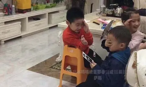 "Làm gì nếu gặp phải cảnh nhạy cảm khi đang xem TV cùng con?", mẹ trả lời quá thông minh khiến ai cũng vội học hỏi