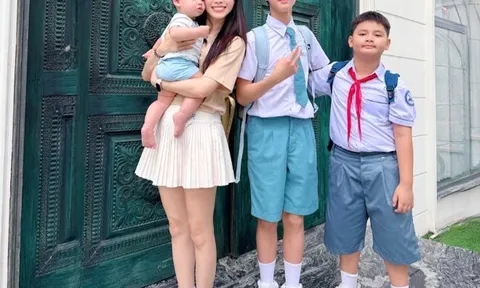 Con sao Việt tưng bừng khai giảng: Quý tử Đăng Khôi ở biệt thự vẫn học trường công, ái nữ Hồng Đăng được bố mẹ "tháp tùng"